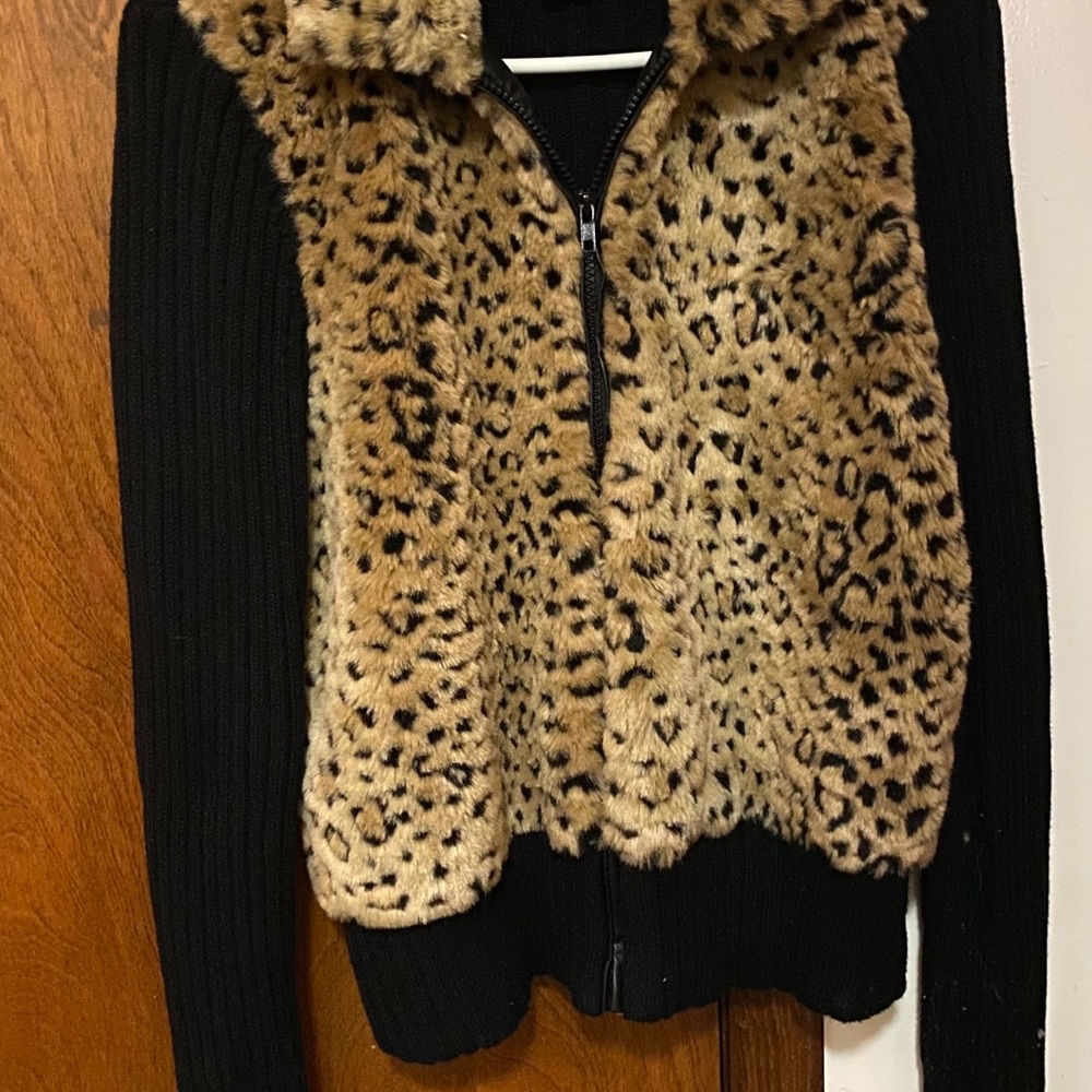 Leopard zip up sweater